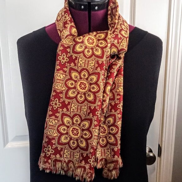 Red Golden Tan Print Fringed Oblong Scarf - Picture 3 of 4
